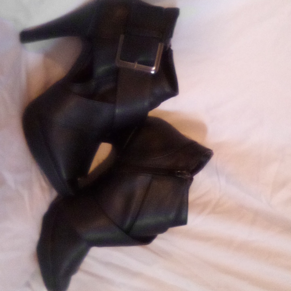 High heeled boots